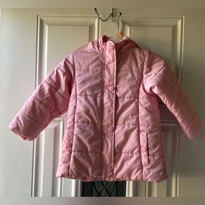 Oshkosh  B’gosh toddler puffer jacket. Size:3T. Color: pink. Zipper closure.